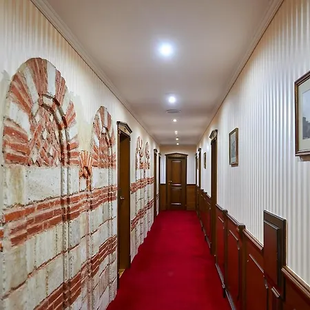 Отель Saint John Baptist 4*